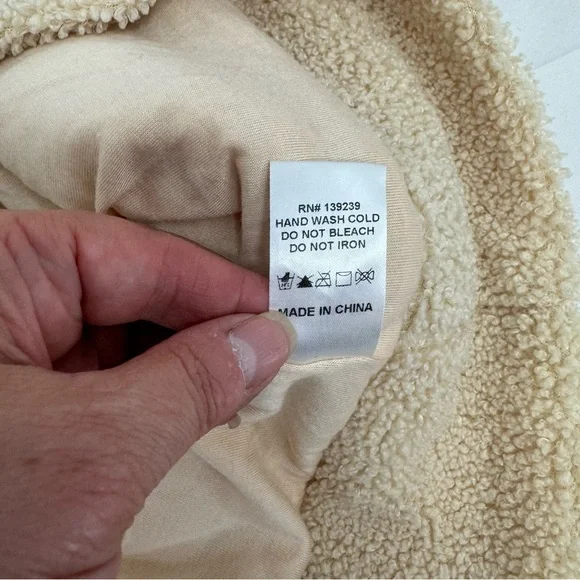 Tuckernuck Pullover Sweater Size M Cream Teddy Fleece Rollins Funnel Neck Boxy - Picture 7 of 9